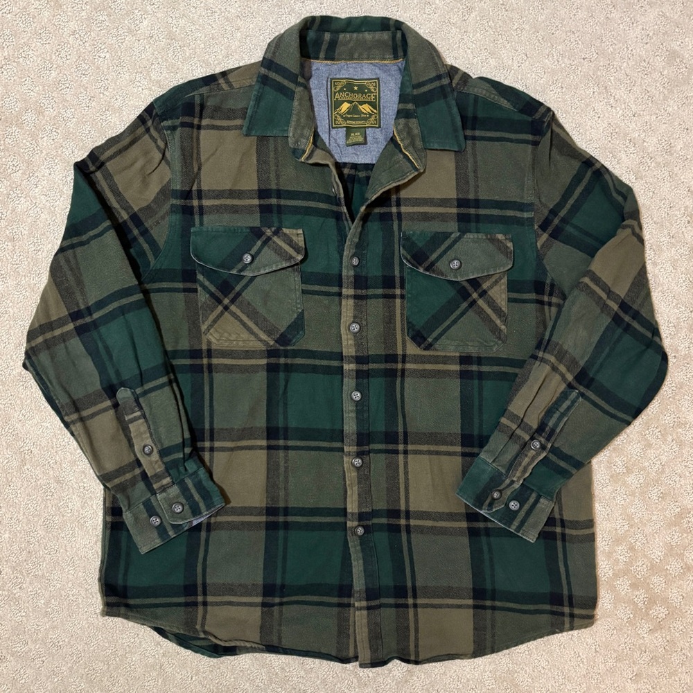 Anchorage Dark Green & Khaki Plaid Flannel Button-Up Longsleeve